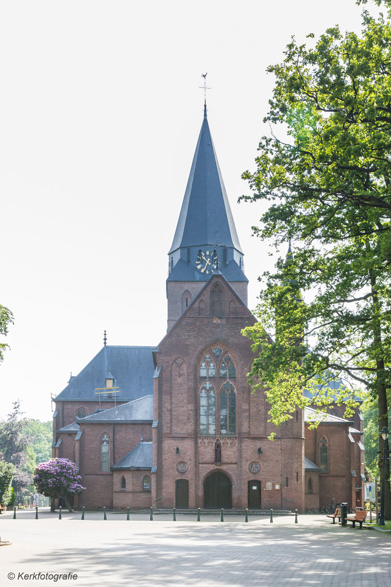 St. Jacobus de Meerdere te Lonneker